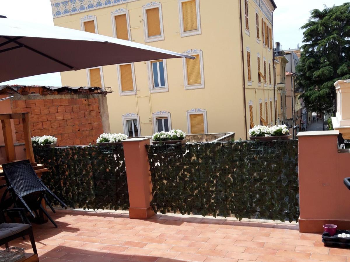ヴァラッツェ La Terrazza Bed & Breakfast エクステリア 写真