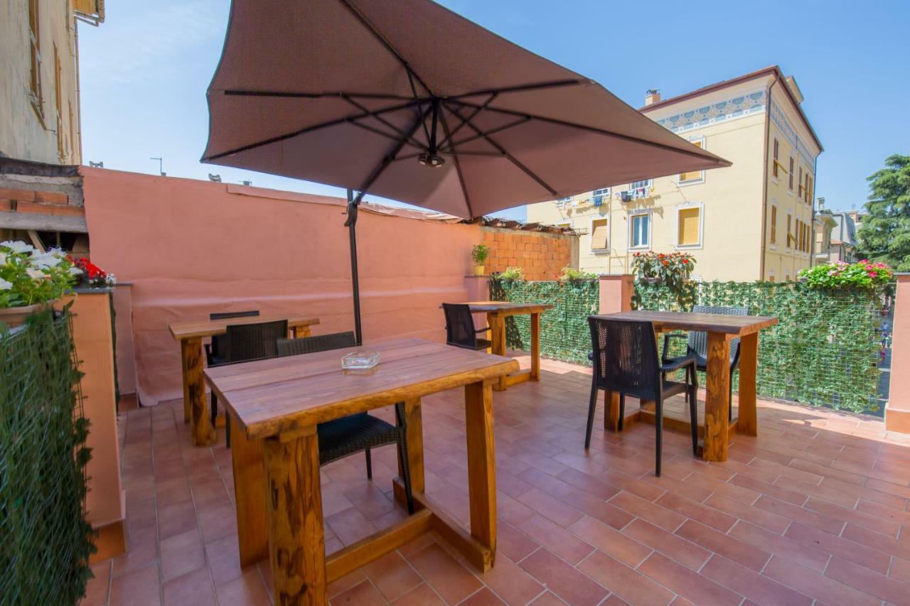 ヴァラッツェ La Terrazza Bed & Breakfast エクステリア 写真
